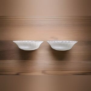 Set 2 Anchor Hocking Fire King Oven Proof White Swirl W/Gold 8.5" Serving Bowls